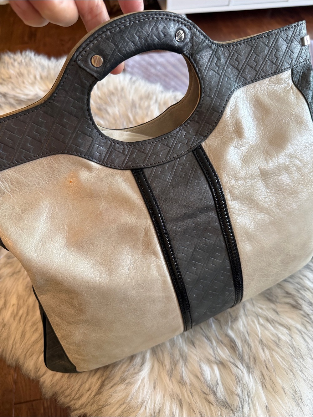 Vintage L.A.M.B.Leather Two-Tone metallic Beige and Black Tote Bag - Picture 4 of 9